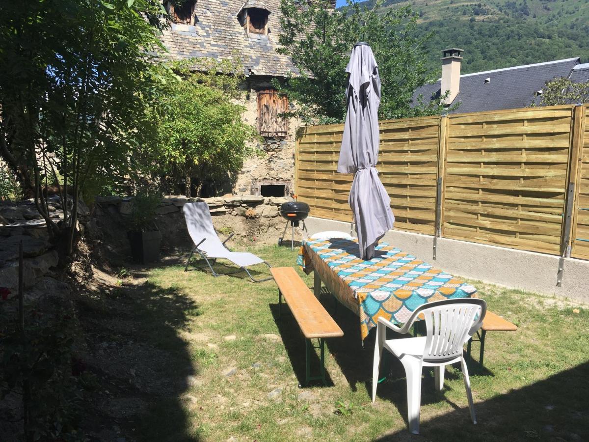 Gite De Montagne Le Lustou Sailhan Esterno foto